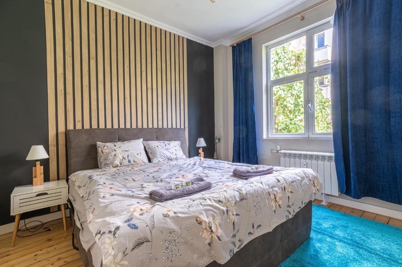 דירות סופיה 5 Seconds Away From The Main Street, Free Secured Parking מראה חיצוני תמונה