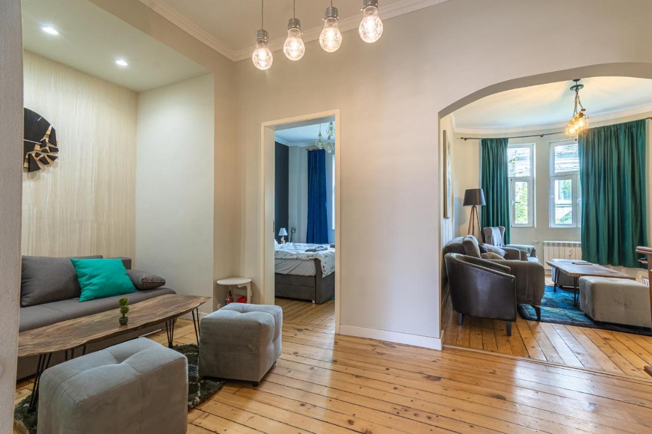 דירות סופיה 5 Seconds Away From The Main Street, Free Secured Parking מראה חיצוני תמונה