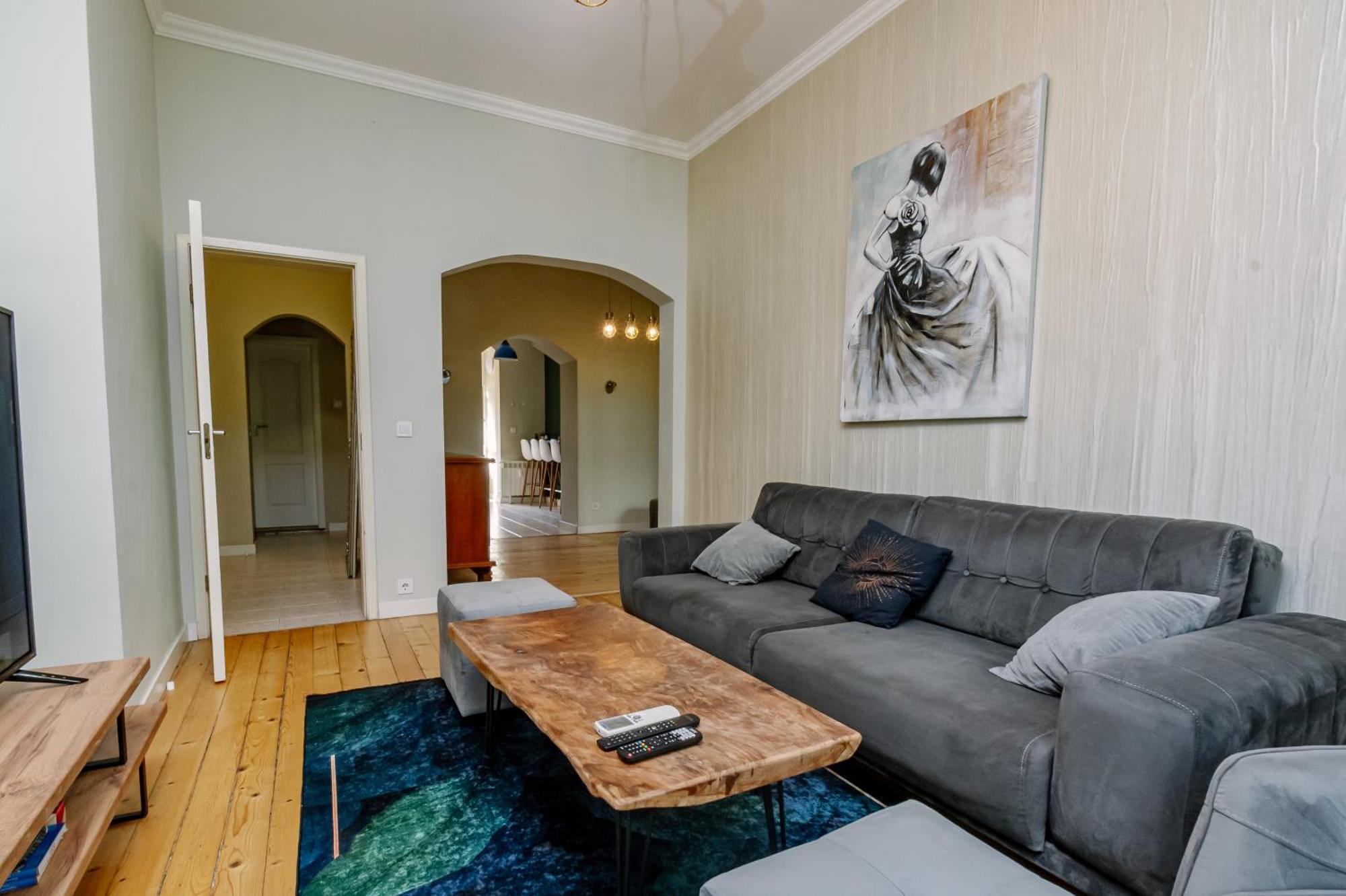 דירות סופיה 5 Seconds Away From The Main Street, Free Secured Parking מראה חיצוני תמונה